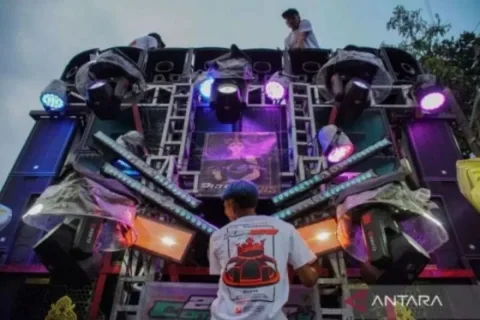 Tiga Warga Tewas Akibat Sound Horeg, DPR Desak Larangan Nasional: Hiburan Rakyat atau Gangguan Publik?