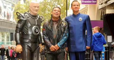 Warisan Rp18 Miliar Rob Grant, Kreator Red Dwarf, Mengalir ke Istri