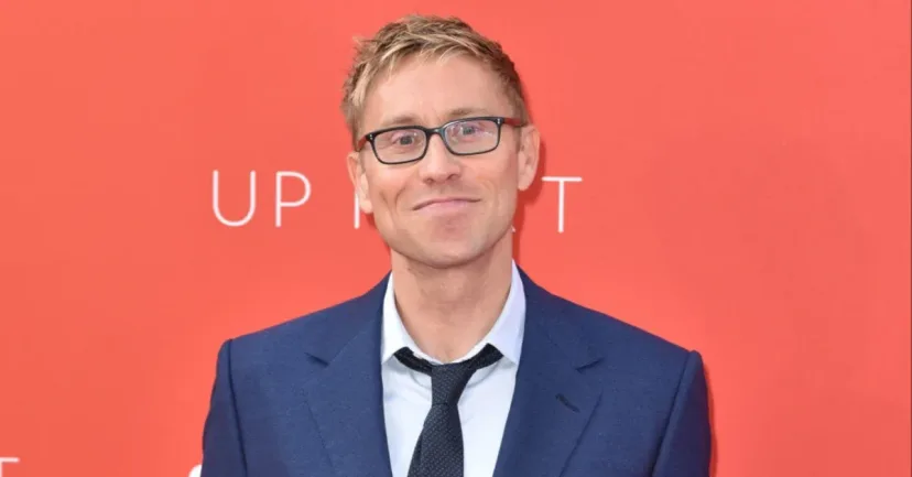 Duka Komedian Russell Howard: Bayi Meninggal Usai Lahir, Yayasan Didirikan untuk Dukung Keluarga Berduka