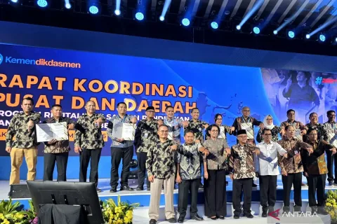 Dana BOS Kini Bisa untuk Perbaikan Ringan Sekolah: Mendikdasmen Hapus Ketakutan Kepala Sekolah