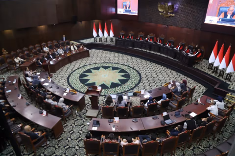 Hakim MK Pertanyakan Celah Pencucian Uang di Balik Patriot Bond dan Merah Putih Bond
