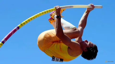 Duplantis Mundur dari Final Diamond League, Persiapan Kejuaraan Dunia di Budapest Diragukan