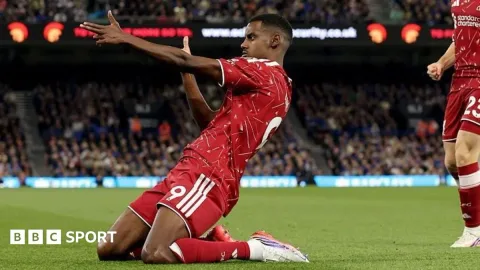 Isak Akhirnya Tampil Sesuai Harga: Dua Gol Cepat Bawa Liverpool Kalahkan Ipswich