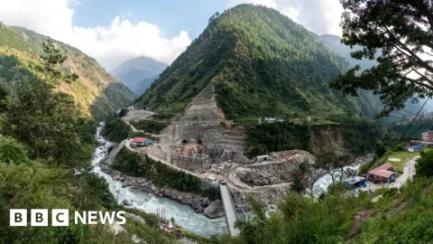Banjir Nepal Hantam 12 PLTA, Ketergantungan Listrik Tenaga Air Dipertanyakan