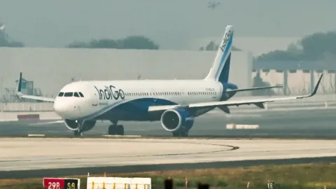 Insiden IndiGo di Srinagar: Pesawat Menabrak Tiang Pemandu, Penumpang Selamat