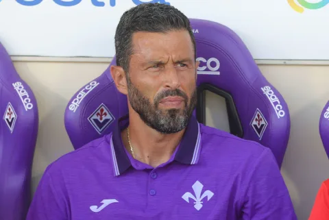 Tiga Kekalahan Beruntun, Kursi Fabio Grosso di Fiorentina Mulai Goyah