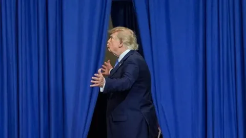Trump Siap Gelontorkan Rp 8,8 Triliun untuk Partai Republik, Sinyal Ambisi 2028?