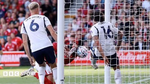 Kontroversi VAR di City Ground: Gol Neco Williams Dianulir, Manajer Forest Protes Keras