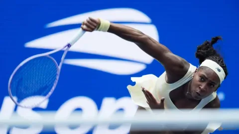 Coco Gauff Melaju ke Babak Keempat US Open: Konsistensi di Tengah Kritik Servis