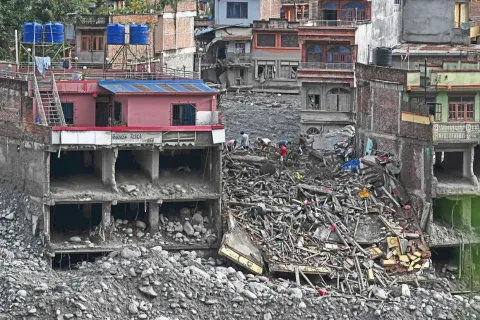 Misi Penyelamatan di Nepal: Harapan Baru di Tengah Bencana yang Menewaskan Lebih dari 1.300 Jiwa