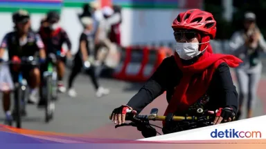 Abu Vulkanik Anak Krakatau Menyapu Jakarta, Warga CFD Diimbau Pakai Masker
