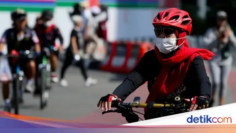 Abu Vulkanik Anak Krakatau Menyapu Jakarta, Warga CFD Diimbau Pakai Masker