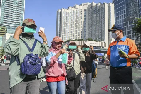 Abu Vulkanik Anak Krakatau Menyentuh Jakarta: BPBD Minta Warga Tenang tapi Waspada