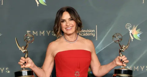 Mariska Hargitay Raih Dua Emmy dalam Satu Malam, Siap Pimpin Acara Puncak