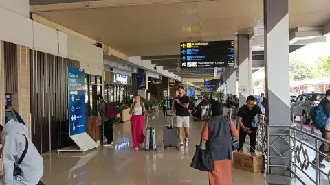 Erupsi Anak Krakatau Lumpuhkan Empat Bandara, Abu Vulkanik Capai 50 Ribu Kaki
