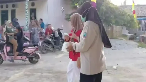 Erupsi Anak Krakatau: Panduan Aman Membersihkan Abu Vulkanik tanpa Merusak Perabot Rumah