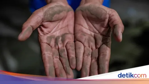 Abu Vulkanik Anak Krakatau Menyebar ke Lima Provinsi, Badan Geologi Imbau Warga Tetap di Dalam Ruangan