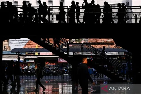 Abu Vulkanik Mengancam, Transjakarta Nonaktifkan Lift dan Eskalator di Seluruh Halte