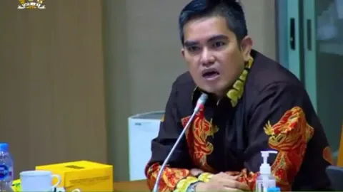 DPR Desak Polri Tetapkan Tersangka Kasus Uang Palsu SGD 400 Ribu: Kepercayaan Internasional Dipertaruhkan
