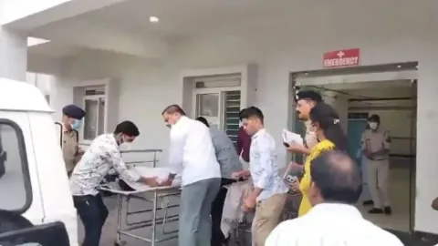 Tragedi Miras Oplosan di India: 11 Tewas, Ratusan Warga Didesak Periksa Kesehatan