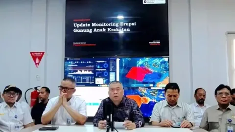 Abu Vulkanik Krakatau Menerjang Bandung: Enam Bandara Lumpuh, Penerbangan Dialihkan