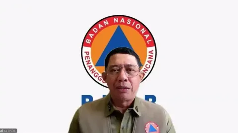 BNPB Kerahkan Hujan Buatan dan Water Mist untuk Bersihkan Abu Vulkanik Krakatau di Jakarta