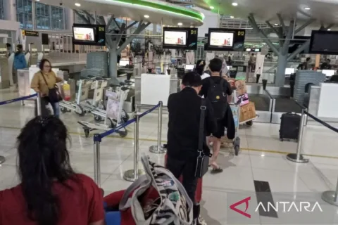 Abu Vulkanik Anak Krakatau Lumpuhkan 28 Penerbangan di Balikpapan, Rute Jakarta Paling Terdampak