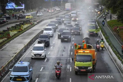 Abu Vulkanik Anak Krakatau Mengarah ke Jakarta: DPRD Desak Pemantauan dan Antisipasi Gangguan Transportasi