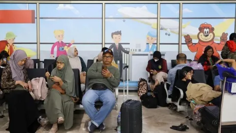 Abu Vulkanik Anak Krakatau Melumpuhkan Penerbangan: 8 Bandara Ditutup, Ribuan Penumpang Terdampak