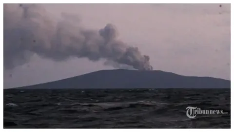 Erupsi Anak Krakatau: Abu Vulkanik, Bencana Jangka Pendek yang Menyimpan Harta Kesuburan