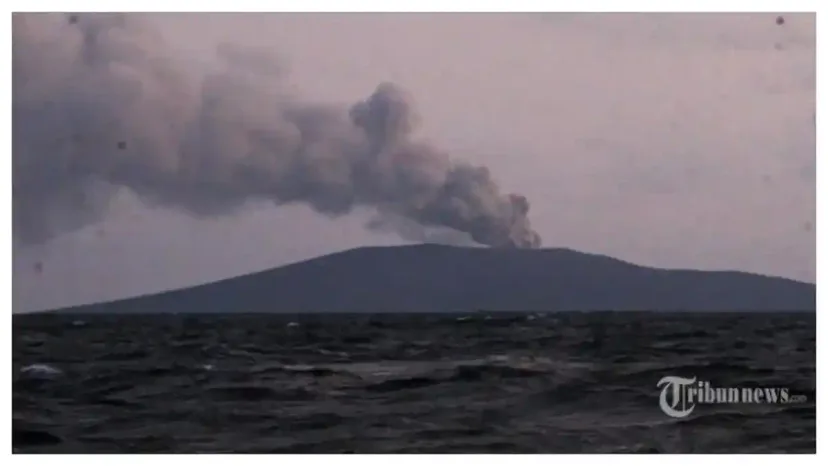 Erupsi Anak Krakatau: Abu Vulkanik, Bencana Jangka Pendek yang Menyimpan Harta Kesuburan