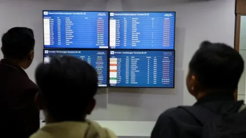 Letusan Anak Krakatau Lumpuhkan 8 Bandara, 170.000 Penumpang Terdampak