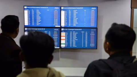 Letusan Anak Krakatau Lumpuhkan 8 Bandara, 170.000 Penumpang Terdampak