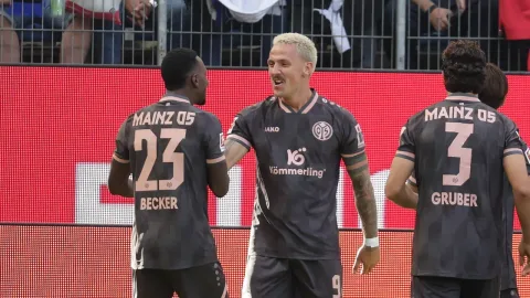 Hamburg Dihancurkan Mainz 0-5: Tietz dan Becker Jadi Mimpi Buruk Tuan Rumah