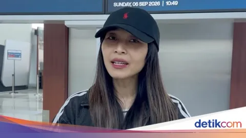 Abu Krakatau Melumpuhkan Jadwal Para Selebritas: Dari Medan hingga Banda Aceh