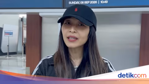 Abu Krakatau Melumpuhkan Jadwal Para Selebritas: Dari Medan hingga Banda Aceh