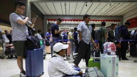 Bandara Soetta Kembali Tutup hingga Tengah Malam: Abu Vulkanik Anak Krakatau Mengganas
