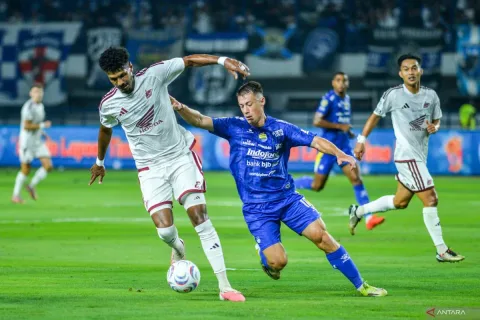 Persib Bandung Bungkam PSM Makassar 3-1 di Laga Pembuka BRI Super League