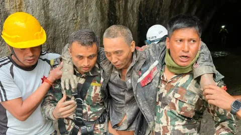 Bencana Himalaya: Tim Penyelamat Nepal Berjuang di Tengah Kondisi Ekstrem, Empat Korban Selamat Ditemukan