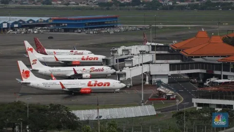 Erupsi Anak Krakatau Lumpuhkan Penerbangan: Lion Group Batalkan 200+ Rute dari Jakarta