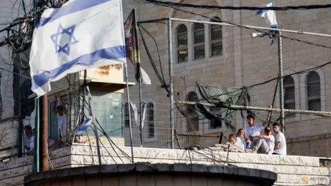 Netanyahu Perintahkan Pembongkaran Pos-Ilegal di Tepi Barat: Tekanan AS di Balik Langkah Kontroversial