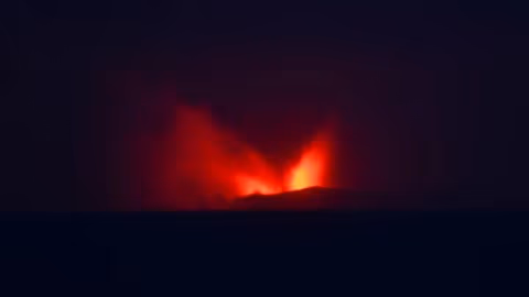 Erupsi Anak Krakatau Lumpuhkan 8 Bandara, 170 Ribu Penumpang Terdampak: Pelajaran bagi Industri Penerbangan Nasional