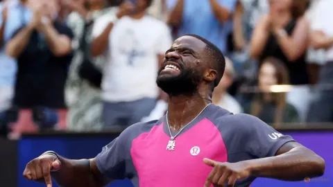 Tiafoe Akhiri Kutukan Medvedev, Melaju ke Perempat Final AS Terbuka