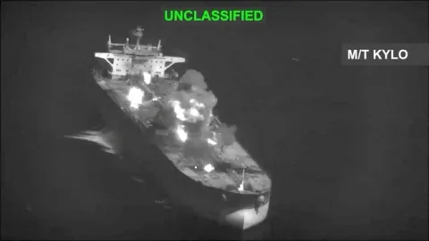 AS Tenggelamkan Tanker Iran di Teluk Oman: Eskalasi Baru yang Mengancam Pasokan Minyak Global