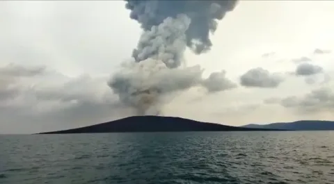 Erupsi Anak Krakatau: PDI-P Banten Gerakkan Kader Bagikan Masker, Komisi VIII DPR Desak Kesiapsiagaan