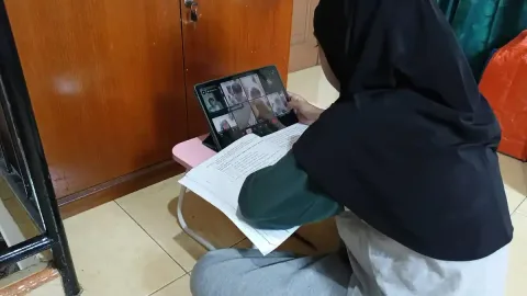 Erupsi Anak Krakatau Paksa Sekolah Beralih ke PJJ, MBG Ikut Terhenti Sementara