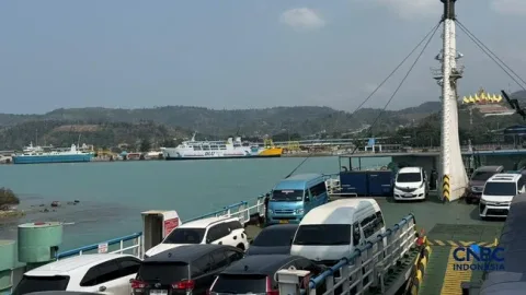 Status Siaga Anak Krakatau Diperpanjang: Aktivitas Vulkanik Masih Tinggi, Radius Aman 3 Km