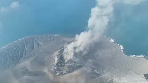 Erupsi Anak Krakatau Justru Diperlukan: Mbah Rono Ungkap Proses Alami Pembentukan Gunung