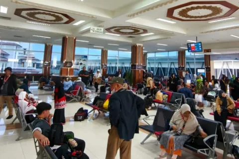 Erupsi Anak Krakatau Lumpuhkan Rute Jakarta–Banda Aceh, Penumpang Diminta Tunda Keberangkatan