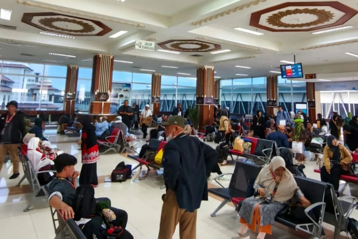 Erupsi Anak Krakatau Lumpuhkan Rute Jakarta–Banda Aceh, Penumpang Diminta Tunda Keberangkatan
